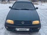 Volkswagen Vento 1993 годаfor1 300 000 тг. в Семей – фото 2