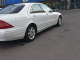 Mercedes-Benz S 320 2000 года за 3 300 000 тг. в Талдыкорган – фото 3