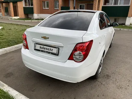 Chevrolet Aveo 2014 года за 2 600 000 тг. в Петропавловск – фото 3