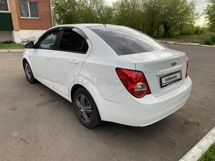 Chevrolet Aveo 2014 года за 2 600 000 тг. в Петропавловск – фото 4