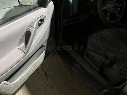 Volkswagen Passat 1995 года за 1 200 000 тг. в Тараз – фото 6