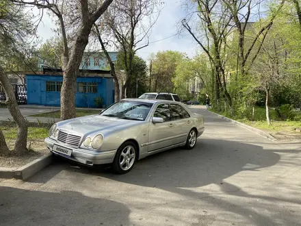 Mercedes-Benz E 430 1998 года за 3 900 000 тг. в Алматы – фото 6