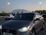 Hyundai Solaris 2019 года за 5 200 000 тг. в Уральск – фото 2