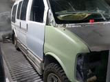Chevrolet Express 2001 годаүшін5 000 000 тг. в Семей