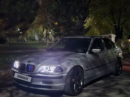 BMW 320 1999 года за 3 000 000 тг. в Шымкент