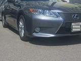 Lexus ES 300h 2013 годаүшін8 200 000 тг. в Жанаозен – фото 2