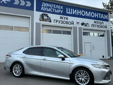 Toyota Camry 2018 года за 12 500 000 тг. в Астана – фото 4