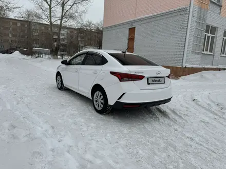 Hyundai Accent 2021 года за 8 100 000 тг. в Петропавловск – фото 4