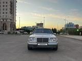 Mercedes-Benz E 320 1994 годаfor4 950 000 тг. в Шымкент – фото 2