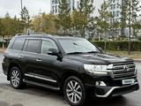Toyota Land Cruiser 2016 года за 26 900 000 тг. в Астана