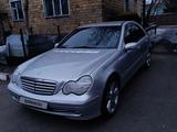 Mercedes-Benz C 200 2002 годаүшін5 100 000 тг. в Караганда – фото 3