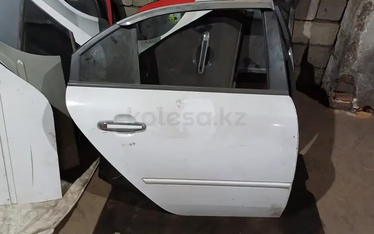 Задние двери на хундай соната за 1 200 тг. в Атырау
