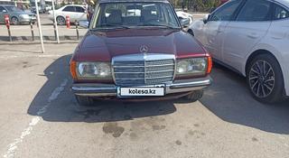 Mercedes-Benz E 200 1982 года за 3 500 000 тг. в Алматы