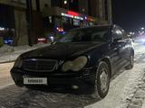 Mercedes-Benz C 180 2001 года за 2 500 000 тг. в Астана