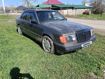 Mercedes-Benz E 230 1992 года за 1 000 000 тг. в Есик