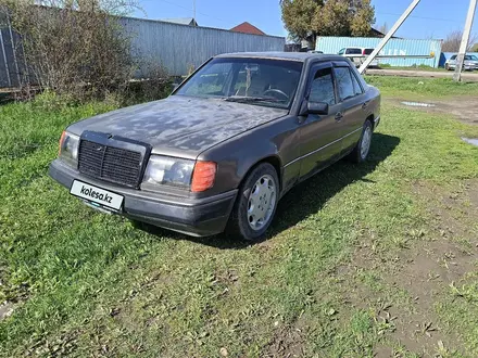 Mercedes-Benz E 230 1992 года за 1 000 000 тг. в Есик – фото 4