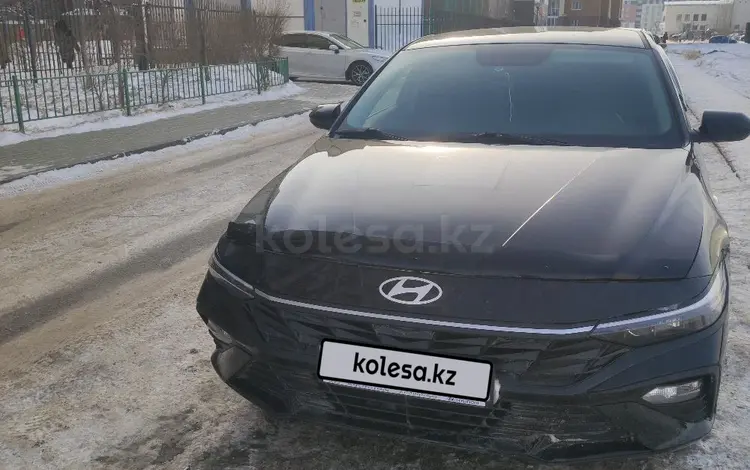 Hyundai Elantra 2023 годаfor11 500 000 тг. в Астана