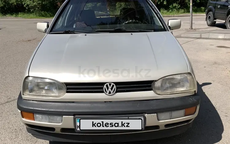 Volkswagen Golf 1996 года за 1 600 000 тг. в Алматы