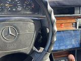 Mercedes-Benz E 220 1993 года за 2 000 000 тг. в Экибастуз – фото 5