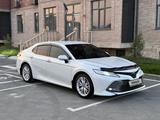 Toyota Camry 2020 года за 15 300 000 тг. в Шымкент – фото 3