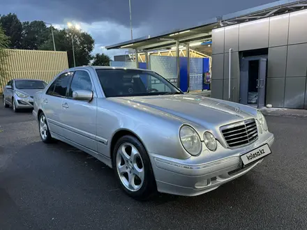 Mercedes-Benz E 320 2002 года за 7 000 000 тг. в Алматы – фото 4