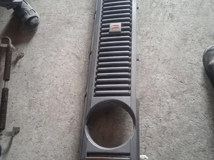 Очки-решетка радиатора на Исузу Тропер оригинал. за 50 000 тг. в Алматы