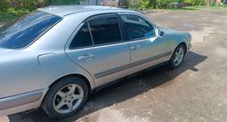 Mercedes-Benz E 230 1995 года за 1 700 000 тг. в Петропавловск – фото 4