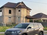 Toyota Highlander 2019 года за 20 000 000 тг. в Шымкент – фото 2