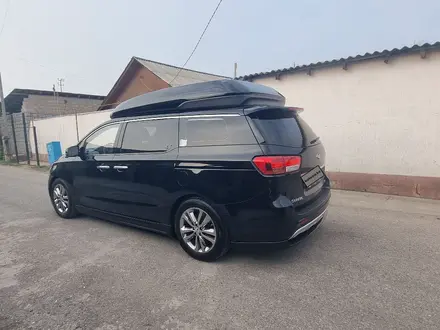 Kia Carnival 2015 года за 12 300 000 тг. в Шымкент – фото 10