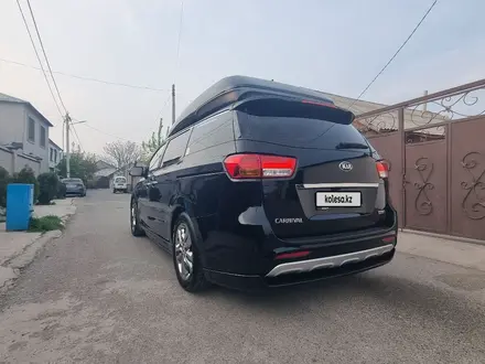 Kia Carnival 2015 года за 12 300 000 тг. в Шымкент – фото 14