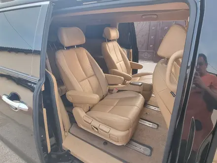 Kia Carnival 2015 года за 12 300 000 тг. в Шымкент – фото 21