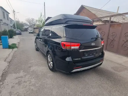 Kia Carnival 2015 года за 12 300 000 тг. в Шымкент – фото 4