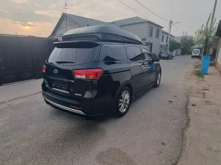 Kia Carnival 2015 года за 12 300 000 тг. в Шымкент – фото 6