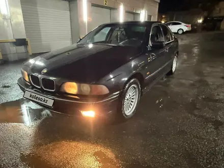 BMW 523 1999 года за 3 600 000 тг. в Алматы – фото 11