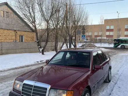 Mercedes-Benz E 220 1992 года за 1 550 000 тг. в Астана