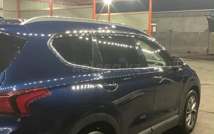 Hyundai Santa Fe 2018 годаүшін10 000 000 тг. в Шымкент