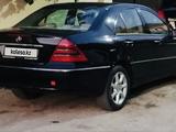 Mercedes-Benz C 240 2003 года за 2 400 000 тг. в Шымкент – фото 3