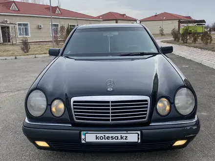 Mercedes-Benz E 280 1996 года за 3 500 000 тг. в Тараз