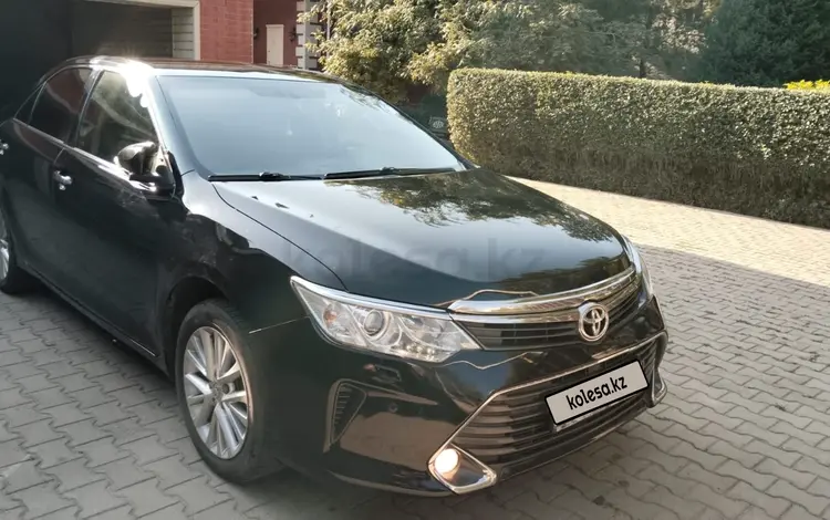 Toyota Camry 2015 годаfor10 700 000 тг. в Алматы