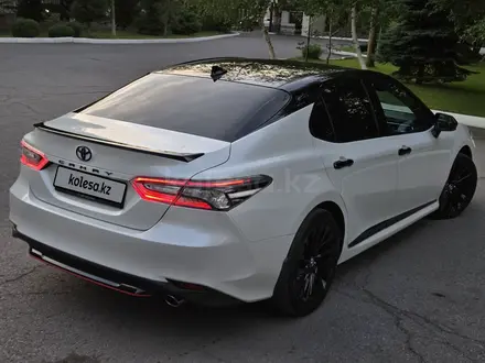 Toyota Camry 2021 года за 13 500 000 тг. в Караганда – фото 21