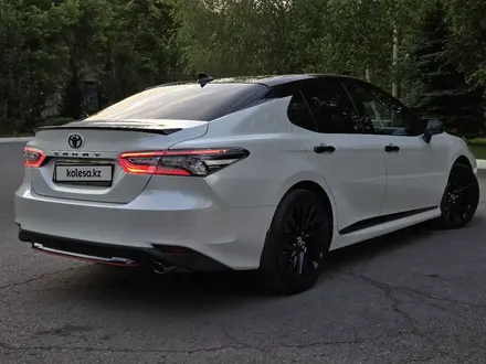 Toyota Camry 2021 года за 13 500 000 тг. в Караганда – фото 22