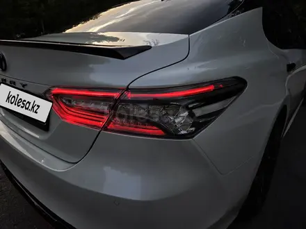 Toyota Camry 2021 года за 13 500 000 тг. в Караганда – фото 28