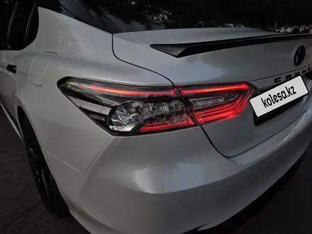 Toyota Camry 2021 года за 13 500 000 тг. в Караганда – фото 29