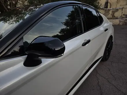 Toyota Camry 2021 года за 13 500 000 тг. в Караганда – фото 30