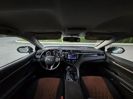 Toyota Camry 2021 года за 13 500 000 тг. в Караганда – фото 52