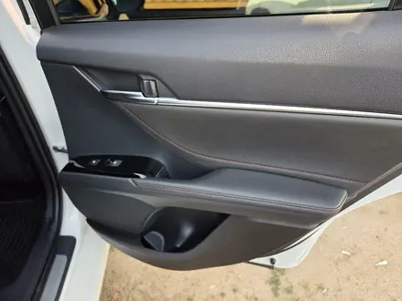 Toyota Camry 2021 года за 13 500 000 тг. в Караганда – фото 67