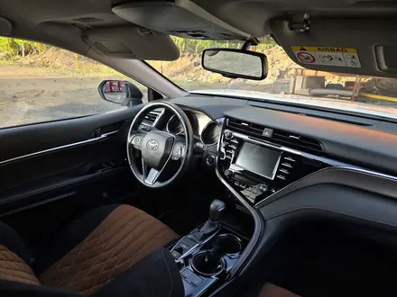 Toyota Camry 2021 года за 13 500 000 тг. в Караганда – фото 69
