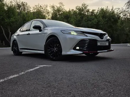 Toyota Camry 2021 года за 13 500 000 тг. в Караганда – фото 7
