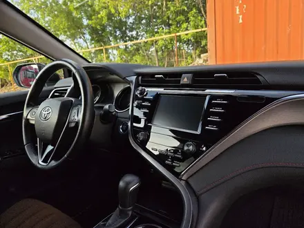 Toyota Camry 2021 года за 13 500 000 тг. в Караганда – фото 75