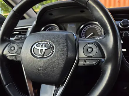 Toyota Camry 2021 года за 13 500 000 тг. в Караганда – фото 78